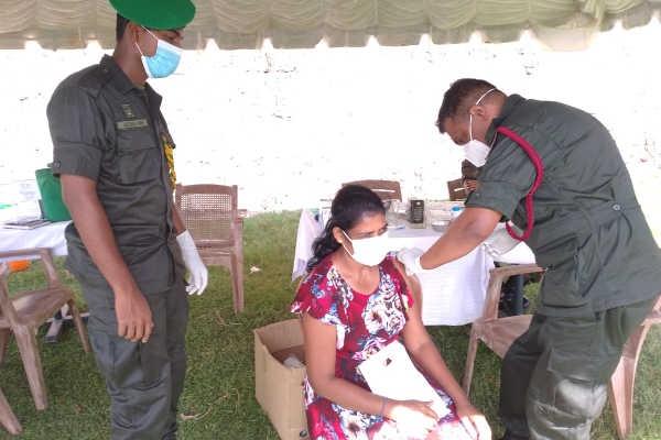 யாழில் ஒமிக்ரோன் தொற்றினை கட்டுப்படுத்த களமிறங்கியது இராணுவம்! (படங்கள்) - ஐபிசி தமிழ்