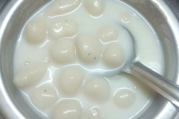 ருசியான அவல் பால் கொழுக்கட்டை செய்வது எப்படி தெரியுமா? | Aval Paal Kolukattai