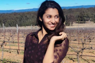 பாத் டப்பில் போட்டோஷூட்.. நடிகை பிரியா பவானி சங்கரின் லேட்டஸ்ட் க்ளிக்ஸ்