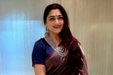 குஷ்பூவா இது? இளம் வயதில் நம்ப முடியாத லுக்.. பார்க்க ஹன்சிகா மாதிரியே இருக்காரே