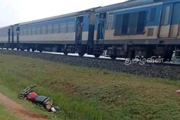 யாழில் கோர விபத்து - தொடருந்தில் மோதி இளைஞன் உயிரிழப்பு | Fatal Accident Jaffna Young Man Seriously Injured