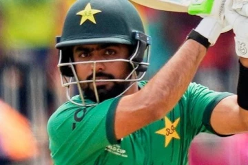 ஸ்டீவ் ஸ்மித் அவமானப்படுத்தியது பத்தாதா!! பாபர் அசாமை கிழித்து தொங்கவிட்ட முன்னாள் வீரர்..