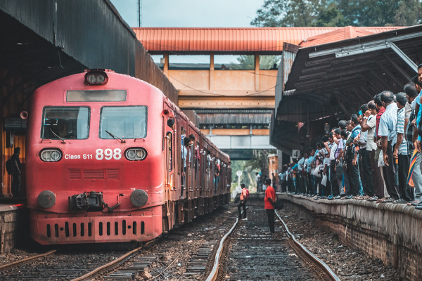 தொடருந்து சேவையில் பெண்களை உள்ளீர்க்க அனுமதி : நீதிமன்றுக்கு அறிவிப்பு | Permission To Recruit Women In Railway Service தொடருந்து சேவையில் பெண்களை உள்ளீர்க்க அனுமதி : நீதிமன்றுக்கு அறிவிப்பு | Permission To Recruit Women In Railway Service