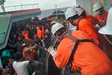 சர்வதேச கடற்பரப்பில் மீட்கப்பட்ட 300 இலங்கையர்களின் நிலை என்ன - வெளியாகியுள்ள புதிய தகவல்