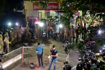 බිහිසුණු වෙඩි තැබීමෙන් පසු ඒකරාශි වීම තහනම් කෙරේ..!