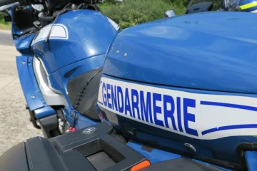 பிரான்சில் பொலிசாரிடம் சிக்கிய கார்: பின்னணியில் ஒரு பெரிய கதை