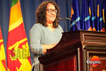 කාන්තා නායකත්වයක් ඕනෙමයි කියන හරිනි[PHOTOS]