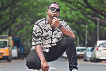 தனது காதலியை கரம்பிடித்த பாடகர் அறிவு.. யார் முன்பு தெரியுமா, வைரல் புகைப்படங்கள்