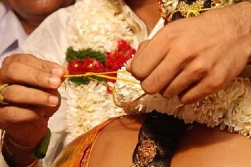 காதலித்த தோழிகளை சேர்த்து வைத்த நீதிமன்றம்!