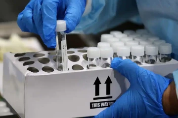 ஒமைக்ரானை வீழ்த்தும்  பொருள் ; அமெரிக்க விஞ்ஞானிகள் அசத்தல் கண்டுபிடிப்பு