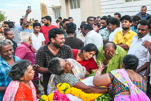 கரூரில் 41 பேர் பலியான துயரம் :அதிர்ச்சியளிக்கும் பிரேத பரிசோதனை அறிக்கை | Karur Tragedy Shocking Autopsy Report
