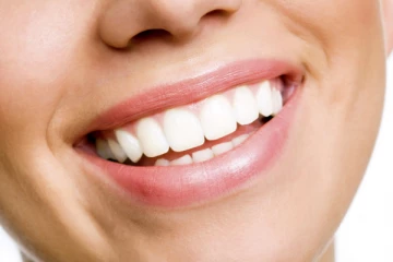 பளபளப்பான பற்கள் வேண்டுமா?