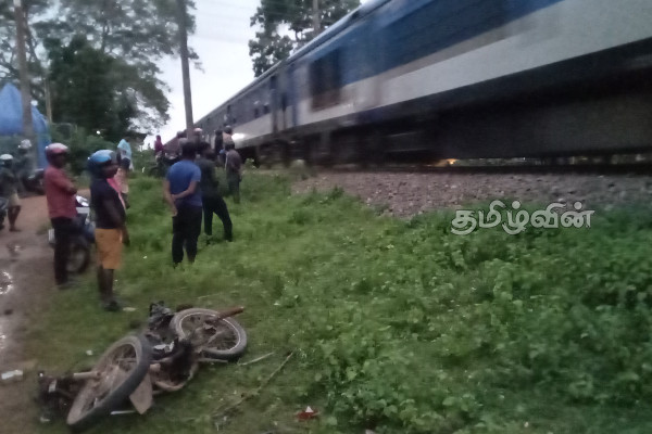தொடருந்து மோதியதில் குடும்பஸ்தர் பலி : கிளிநொச்சியில் சம்பவம் | One Person Died Hit By A Train Kilinochchi