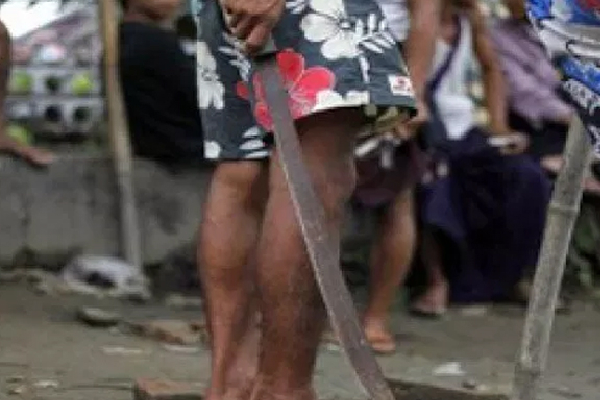 பெரஹரா காவடியாட்டத்தில் வாள் வெட்டு | Sword Cutting In Perahara Kavadiatam