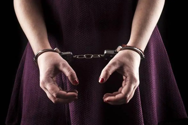 தாய் மொழிக்கு பதிலாக ஹிந்தி பேசிய 6 வயது மகள் - ஆத்திரத்தில் விபரீத முடிவெடுத்த தாய் | Mumbai Mother Kills 6 Yr Old Child For Speck Hindi