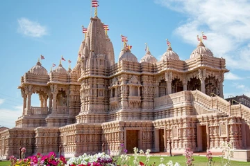 அமெரிக்காவில் சுவாமி நாராயணன் கோவில் மீது தாக்குதல் : அதிர்ச்சியில் மக்கள்