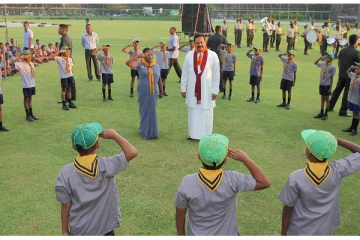 மஹிந்த கல்லூரி அதிபர்மீது சரமாரி தாக்குதல்!