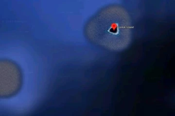 கூகிள் மேப்பில் திடீரென்று நடுக்கடலில் தோன்றிய ராட்சத கருப்பு துளை....! இப்படி ஒரு விசித்திரமா?