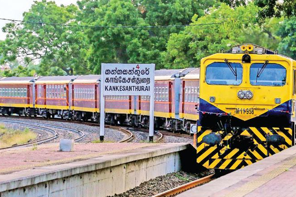காங்கேசன்துறைக்கும் கல்கிசைக்குமிடையில் யாழ்நிலா ரயில் சேவையில்! | Yaalnila Train Service Kangesanthurai And Kalkisai