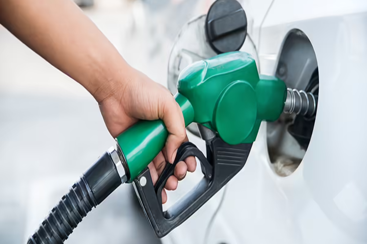 நடமாடும் டீசல் விற்பனை நிலையம் ; சுற்றிவளைத்து பிடிப்பு | Kegalle Mobile Diesel Outlets Raided And Seized