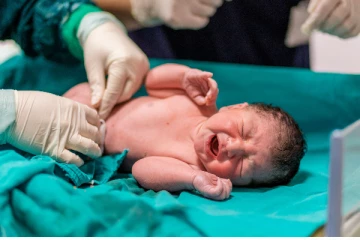 குழந்தை பிறந்தால் குறைந்த வட்டியில் கடன் : சீனாவின் புதிய திட்டம்