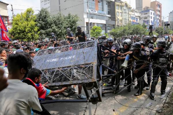 நேபாளத்தை உலுக்கிய Gen Z போராட்டத்தால் ஏற்பட்ட இழப்பு... அதிரவைக்கும் கணக்கு | Nepal Gen Z Protest Suffered Damages