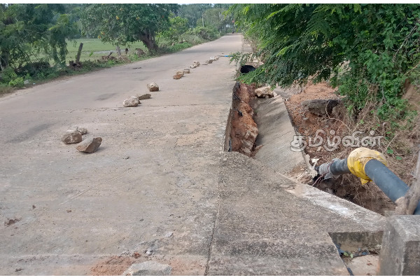 வற்றாப்பளை - முள்ளியவளை வீதியில் வெள்ளத்தால் சிதைந்த பகுதி: நடக்கப் போவது என்ன..! | Flood Damaged Area On Varipalaya Mulliyawela Road