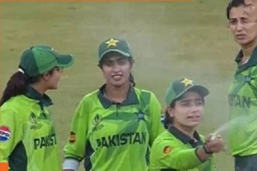 சில நிமிடங்களுக்கு இடைநிறுத்தப்பட்ட மகளிர் இந்திய - பாகிஸ்தான் போட்டி