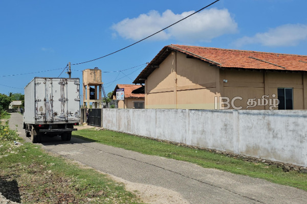 யாழில் ஒப்பந்த காலம் முடிந்தும் வெளியேற மறுக்கும் நிறுவனம் : போராட்டத்தில் குதித்த மக்கள் | People Protest Company Refuses To Leave Jaffna யாழில் ஒப்பந்த காலம் முடிந்தும் வெளியேற மறுக்கும் நிறுவனம் : போராட்டத்தில் குதித்த மக்கள் | People Protest Company Refuses To Leave Jaffna