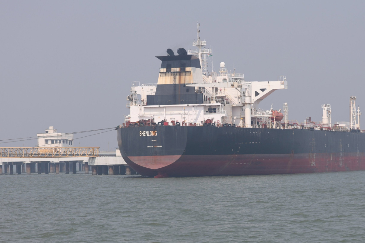 டிரம்பின் மிரட்டல் ; நட்பு நாடுகளுக்கு மட்டுமே ஹோர்முஸ் நீரிணை; ஈரான் பிடிவாதம்! | Strait Of Hormuz Is For Friendly Nations Only Iran