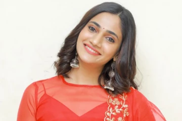 'லாஸ்லியா லீக்ஸ்' பெயரில் வெளியான போட்டோஸ்! நடிகையிடம் ஹேக்கர்கள் கைவரிசை