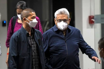 மனைவியுடன் தாய்லாந்து வந்தடைந்த கோட்டாபய ராஜபக்ச! காரில் ஏறிச்செல்லும் புகைப்படங்கள்