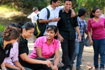 இலங்கையில் பல்கலைக்கழகத்தின் அதிரடி நடவடிக்கை: இடைநிறுத்தப்பட்ட  70 மாணவர்கள்!