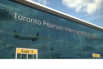 பனிப்பொழிவிற்கு ஆயத்தமாகும் கனடிய விமான நிலையம்