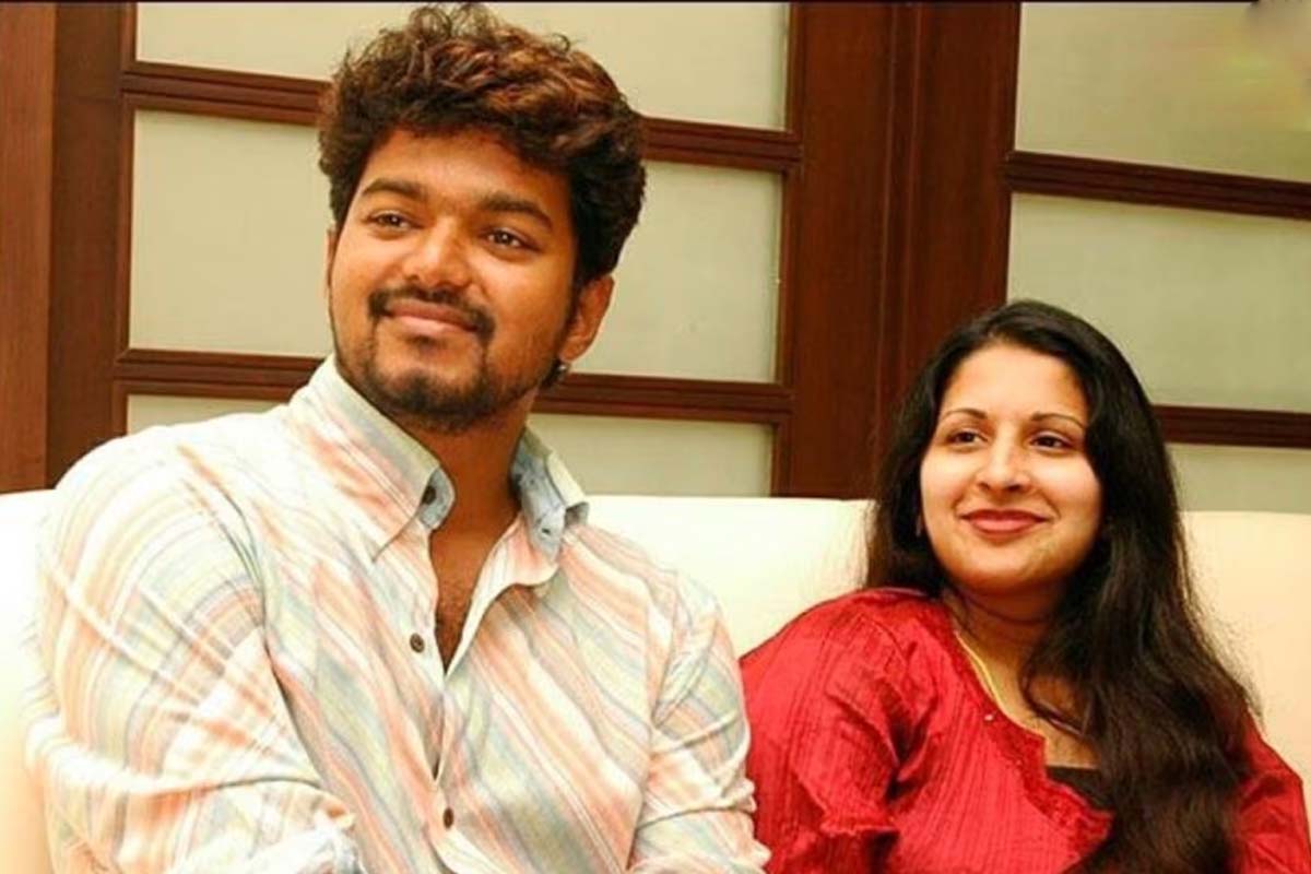 மனைவி சங்கீதா குறித்து விஜய் பெருமையாக பேசியது என்ன? | Vijay Praising Wife Sangeetha Old Talk Viral