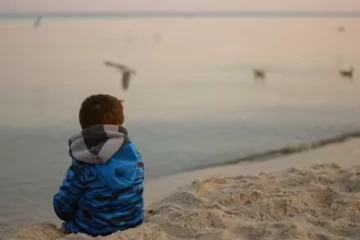 பிரான்சில் இரண்டு ஆண்டுகள் வீடு ஒன்றில் தனியாக விடப்பட்ட சிறுவன்: தாய்க்கு சிறை