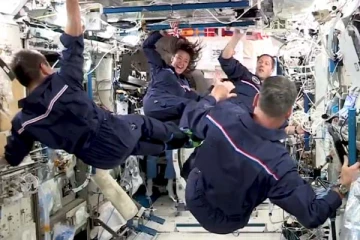 விண்வெளியில் விளையாட முடியுமா? நாசா வீரர்களின் Space விளையாட்டு