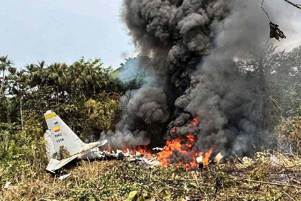 கொலம்பியா C-130 ஹெர்குலிஸ் விமான விபத்தில் 66 பேர் உயிரிழப்பு | 66 Killed In Colombia C 130 Hercules Plane Crash