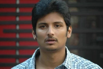 நடிகர் ஜீவா தனது மனைவி மற்றும் மகனுடன் உள்ள இந்த புகைப்படத்தை பார்த்துள்ளீர்களா ! இதோ..