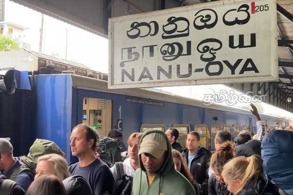 நானுஓயாவில் தொடருந்து ஆசன முன்பதிவில் சிக்கல் | Problem With Train Seat Reservation
