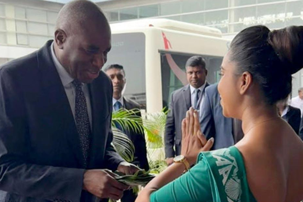 இலங்கையில் பிரித்தானிய துணைப் பிரதமர் | Uk Deputy Pm David Lammy Arrives In Sri Lanka