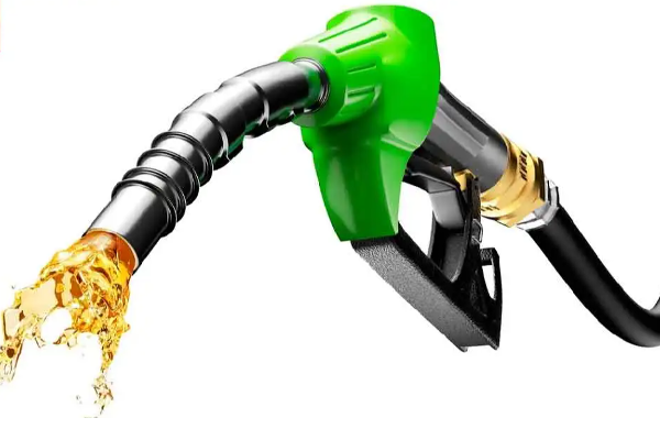 எரிபொருள் விலை குறைப்பு : மக்கள் மகிழ்ச்சி | Fuel Price Reduction People Are Happy