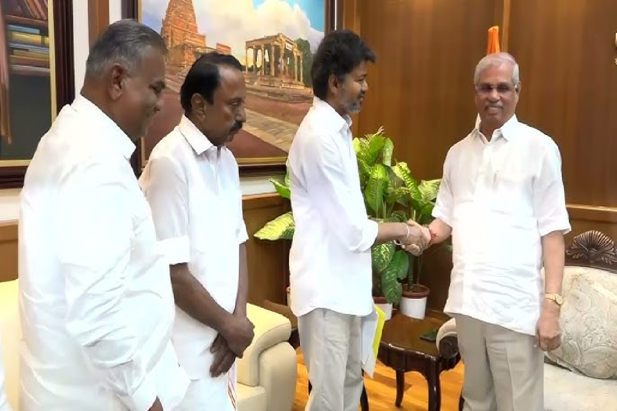 பரபரப்பாகும் தமிழக அரசியல் ; நிறுத்தப்பட்ட பதவியேற்பு விழா ; மீண்டும் ஆளுநரை சந்திக்க விரையும் விஜய் | Vijay To Meet Governor Again