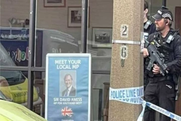 பிரித்தானியா நாடாளுமன்ற உறுப்பினர் கத்திக்குத்தில் பலி