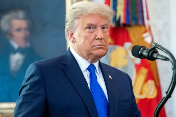 முன்னாள் அதிபர் டிரம்ப்பின் மூத்த திட்டக் கொள்கைத் தலைவருக்குச் சிறை!