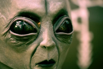 மாறுவேடத்தில் வாழும் வேற்று கிரகவாசிகள்