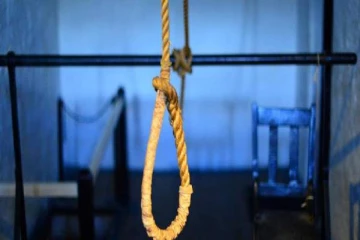 கூரிய ஆயுதத்தால் தாக்கி மனைவி கொலை! கணவன் தூக்கிட்டு தற்கொலை