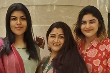 குஷ்பு மகளா இது?  இப்படி அடையாளம் தெரியாமல் மாறிட்டாரே! போட்டோ இதோ