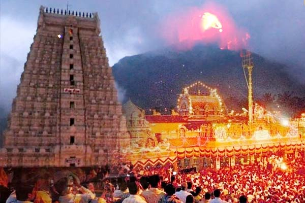 திருவண்ணாமலை கோவிலில் ஏற்றப்படும் மகா தீபம்... நேரலை காட்சி இதோ | Thiruvannamalai Tirukarthigai Mahadeepam Live