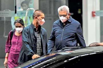 ஏமாற்றத்துடன் மனைவியுடன் நாடு திரும்பிய கோட்டாபய